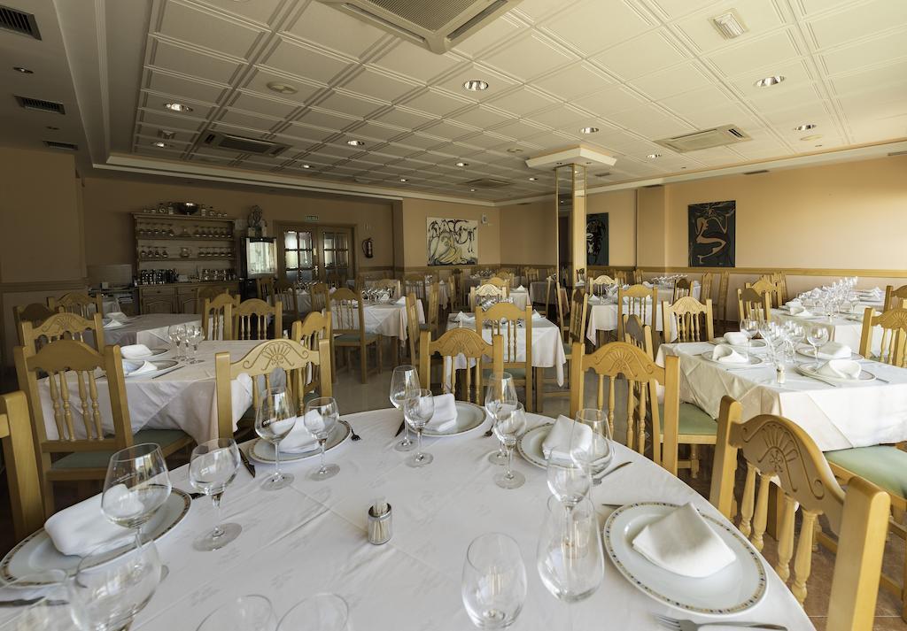 Hostal Restaurante La Pineda El Barco de Ávila Екстериор снимка