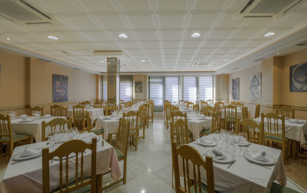 Hostal Restaurante La Pineda El Barco de Ávila Екстериор снимка